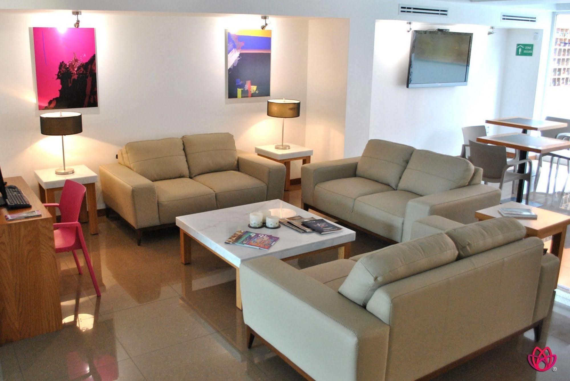 Hotel Y Tu Expo Guadalajara Bagian luar foto