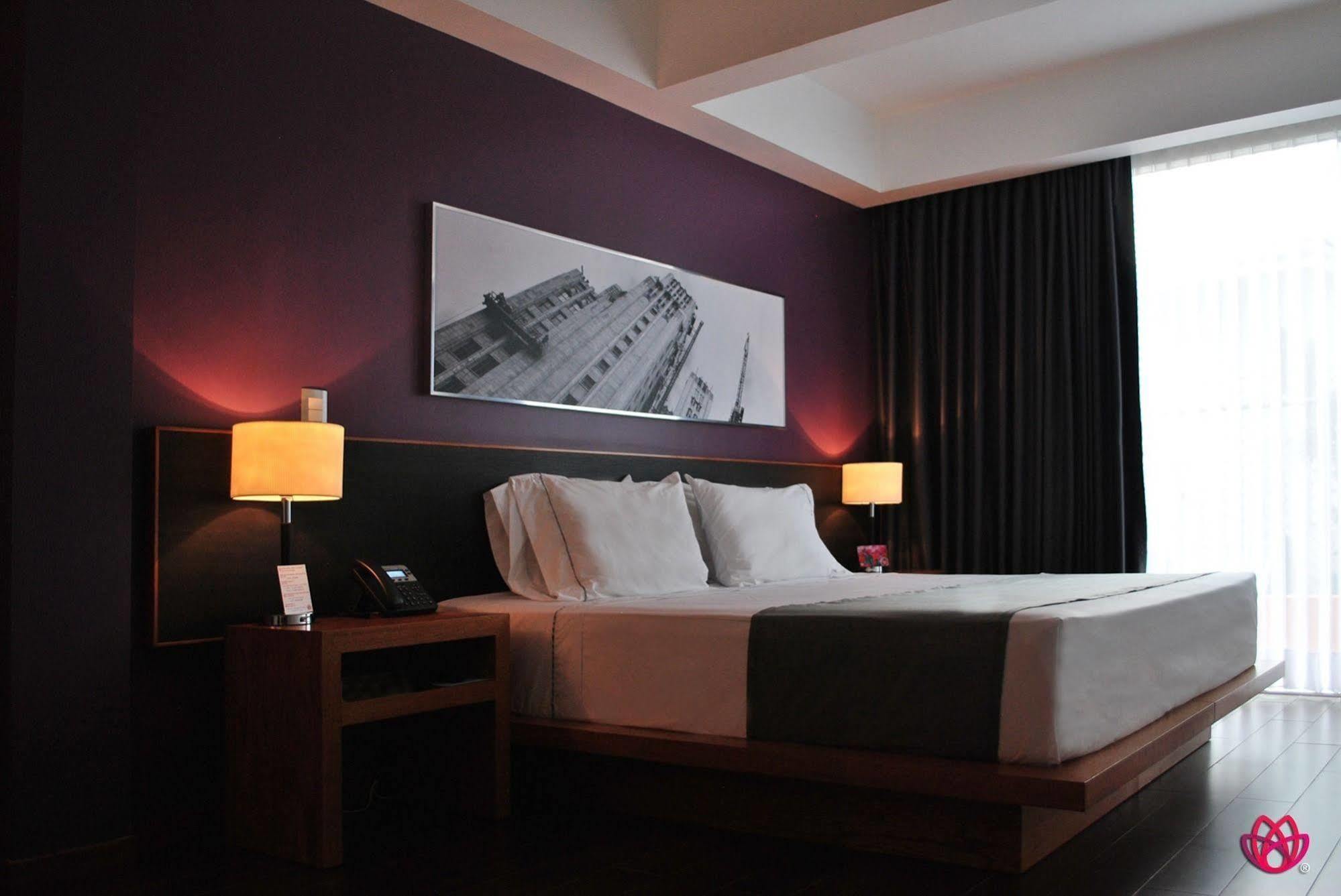 Hotel Y Tu Expo Guadalajara Bagian luar foto