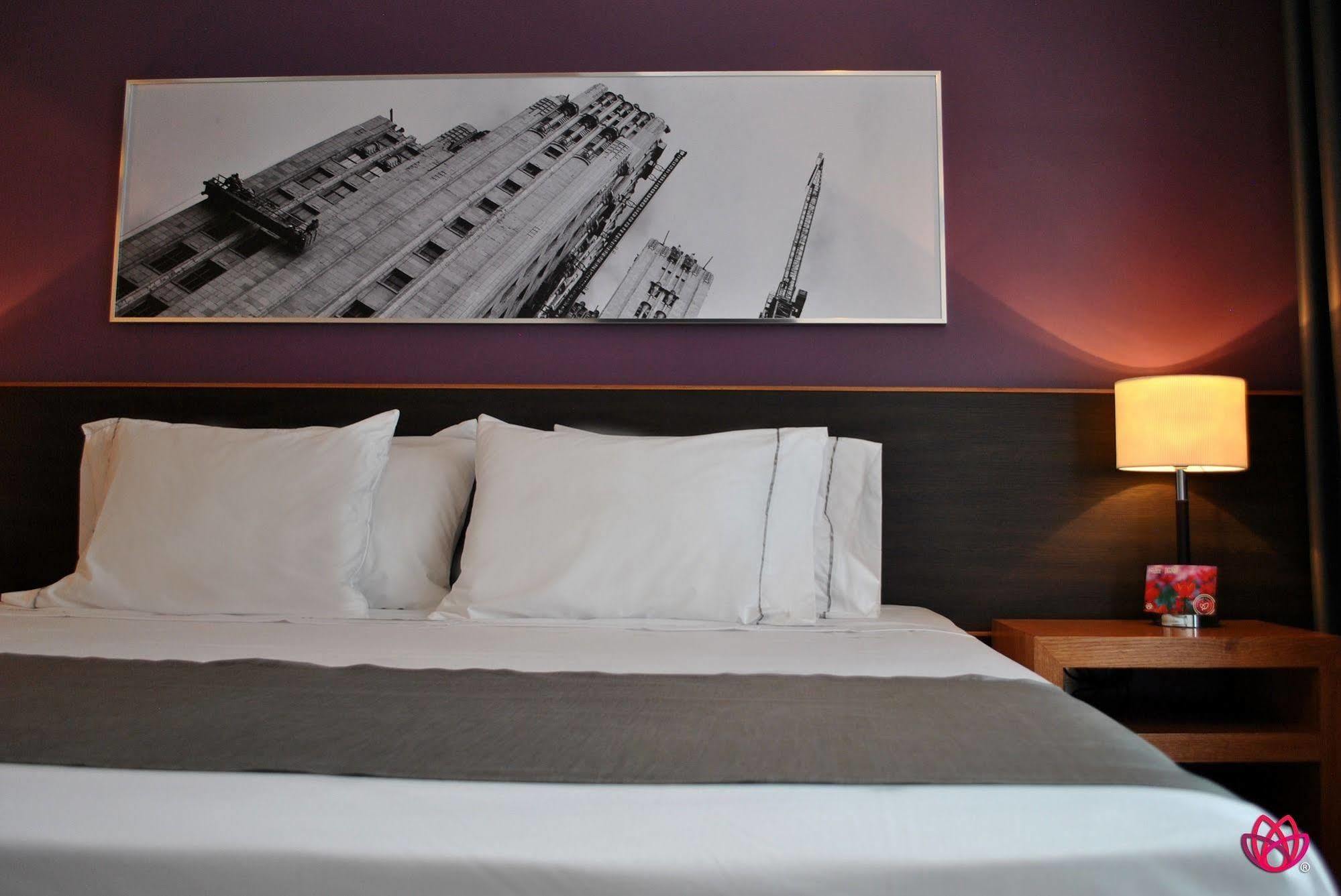 Hotel Y Tu Expo Guadalajara Bagian luar foto