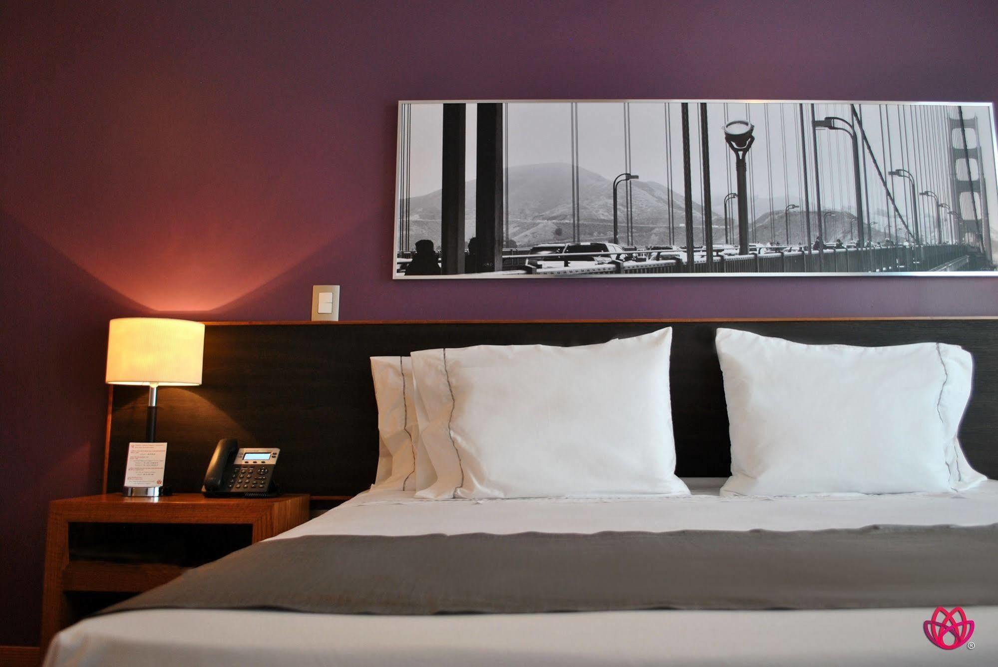 Hotel Y Tu Expo Guadalajara Bagian luar foto