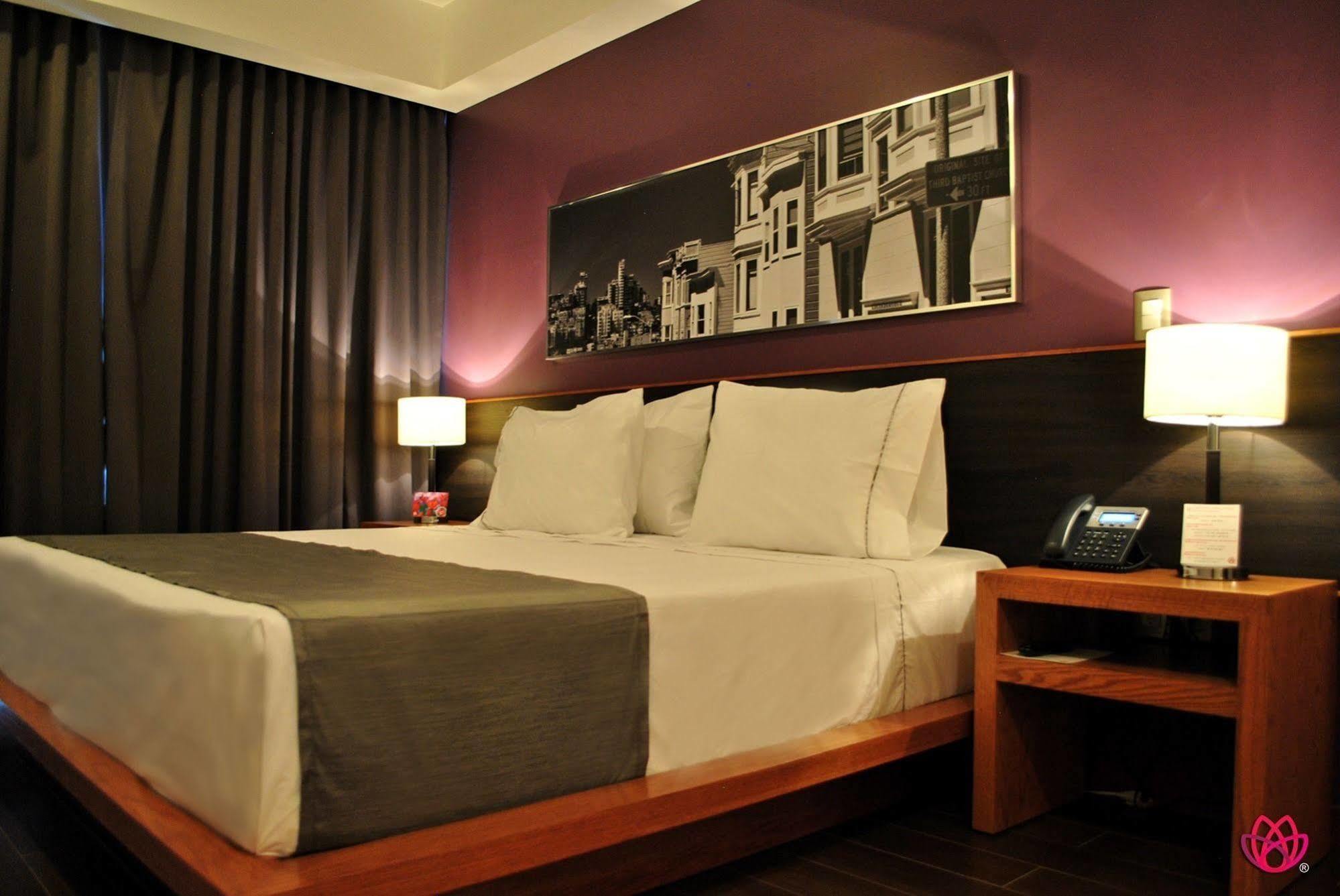 Hotel Y Tu Expo Guadalajara Bagian luar foto