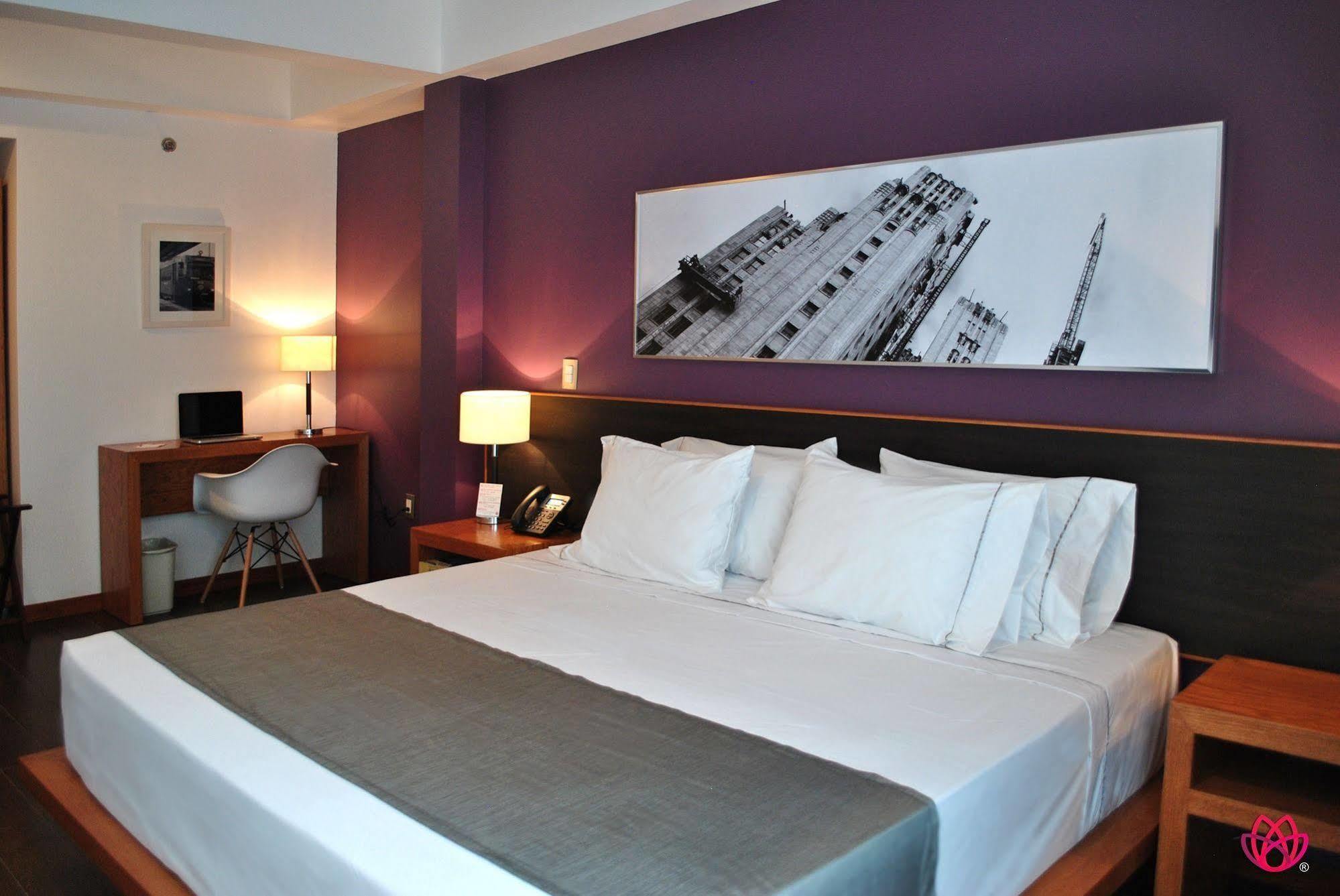 Hotel Y Tu Expo Guadalajara Bagian luar foto