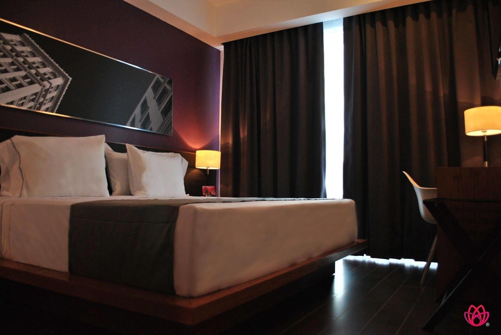 Hotel Y Tu Expo Guadalajara Bagian luar foto